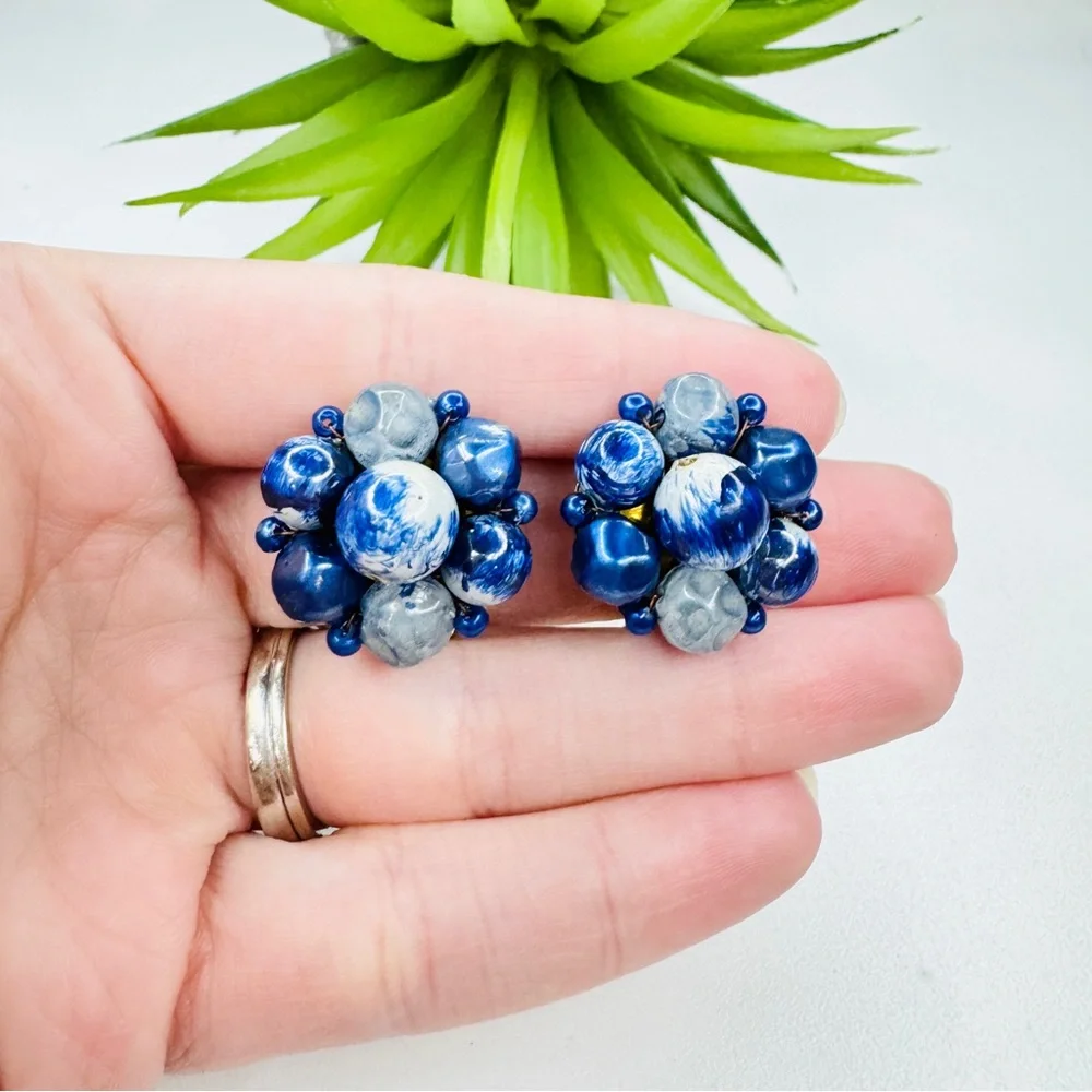 Vintage 60s Hong Kong Blue White Swirl Plastic Bead Cluster Clip On Earrings
